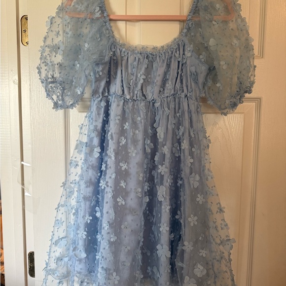 EUC Romantic cottage core dress. Size M, puff sleeve, lt blue and 3 D flowers. - Picture 3 of 6